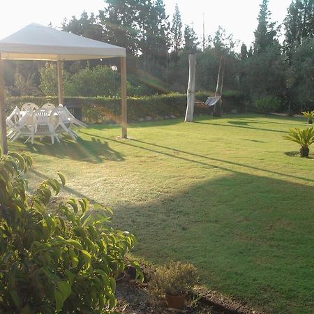 Al Sole Di Pula Bed & Breakfast Exterior foto