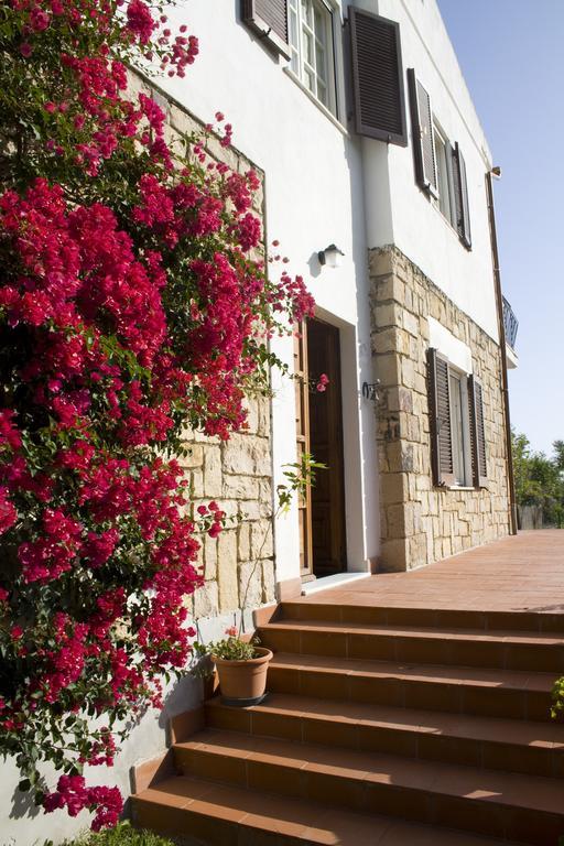 Al Sole Di Pula Bed & Breakfast Exterior foto