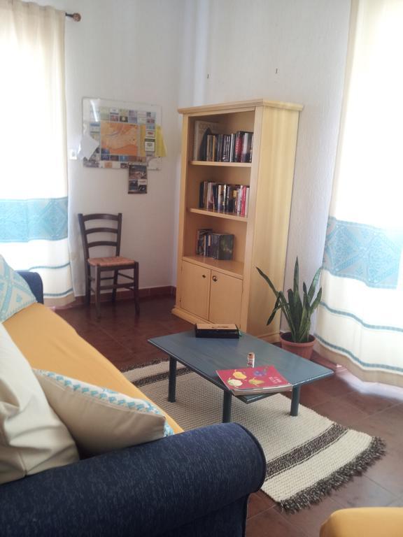 Al Sole Di Pula Bed & Breakfast Exterior foto