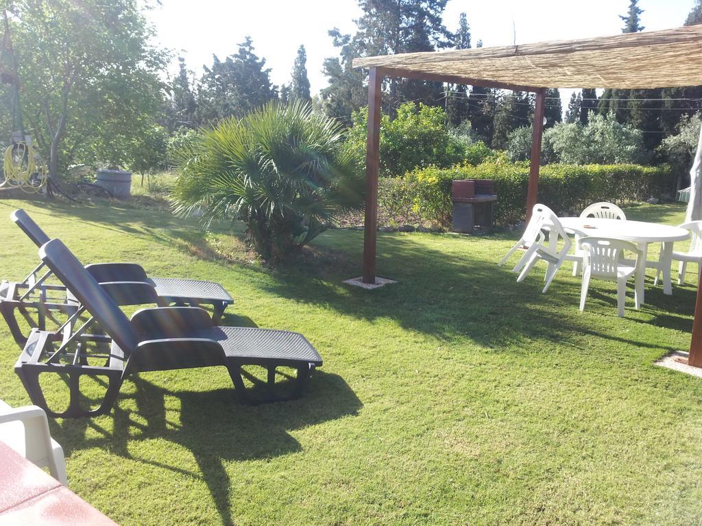 Al Sole Di Pula Bed & Breakfast Exterior foto