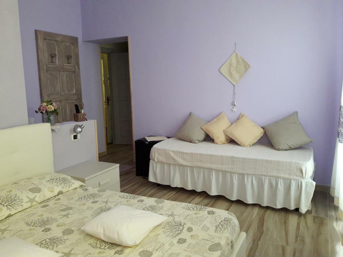Al Sole Di Pula Bed & Breakfast Exterior foto
