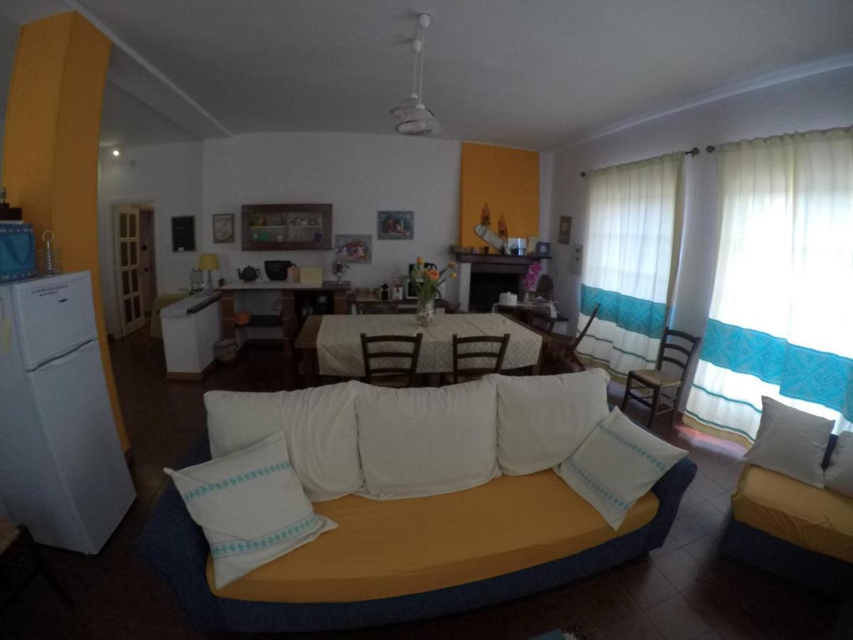 Al Sole Di Pula Bed & Breakfast Exterior foto