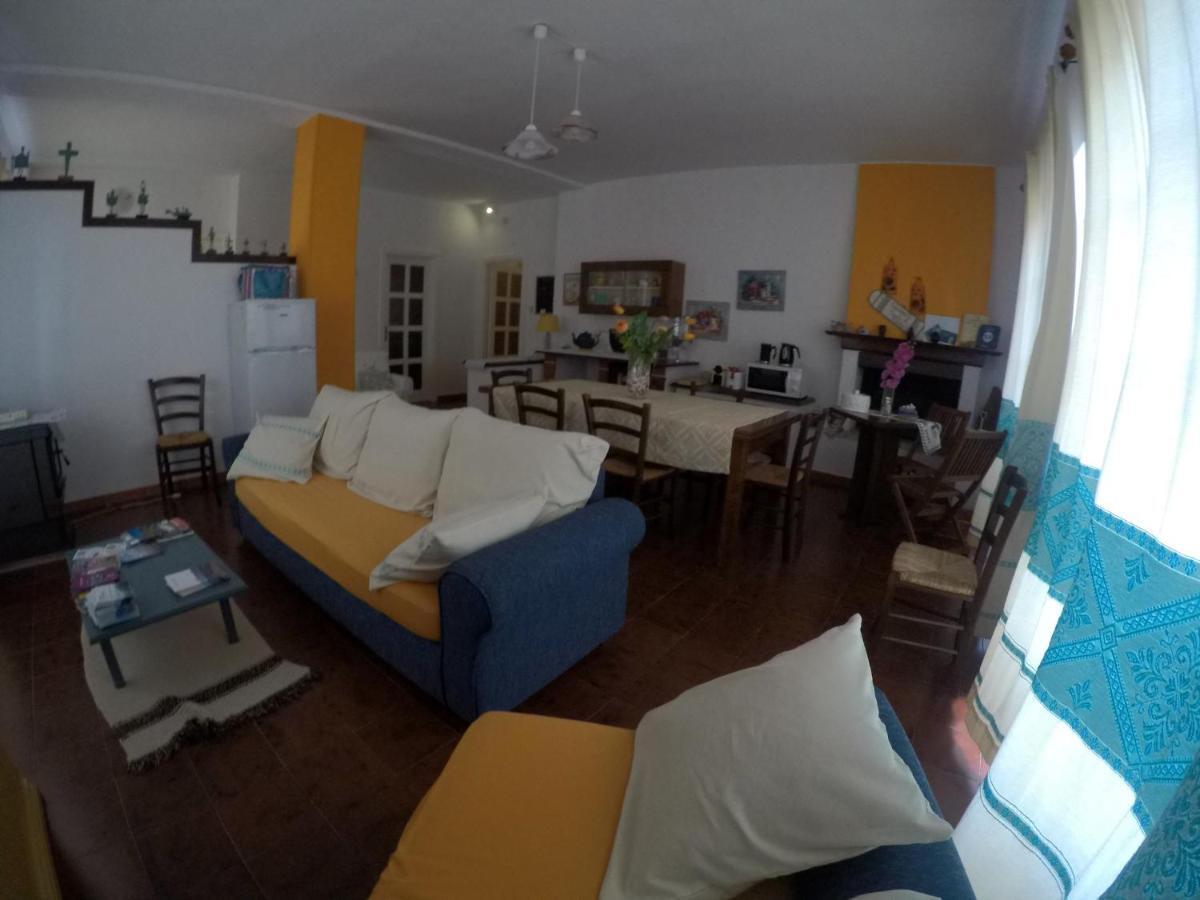 Al Sole Di Pula Bed & Breakfast Exterior foto