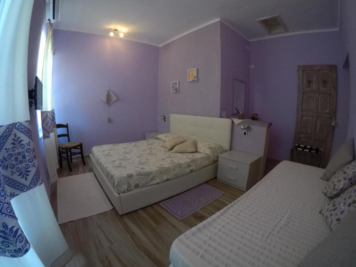 Al Sole Di Pula Bed & Breakfast Exterior foto