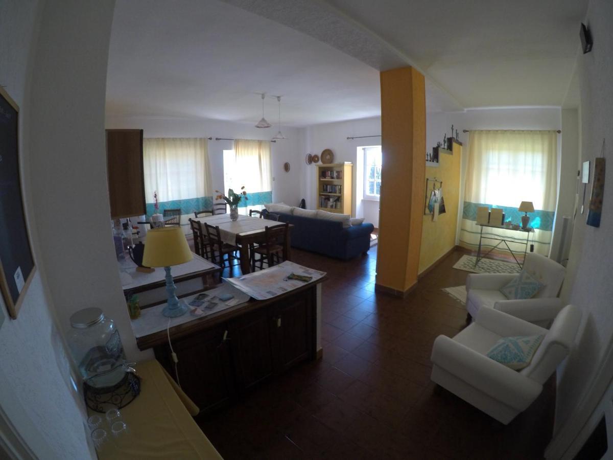 Al Sole Di Pula Bed & Breakfast Exterior foto